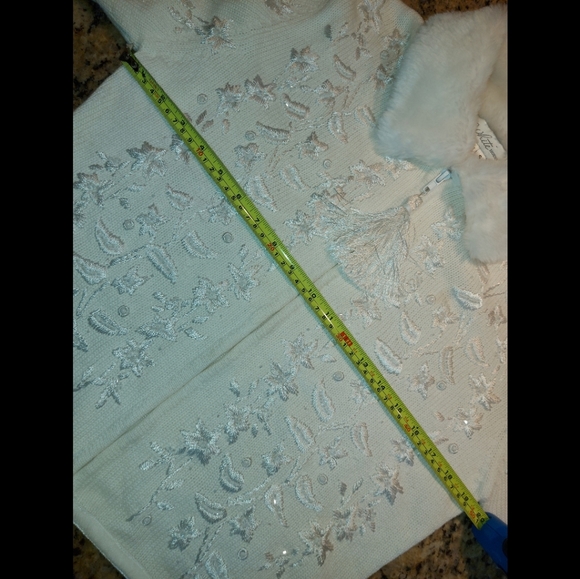 The White House beaded embroidered zip up jacket with faux fur, size small - Picture 3 of 5